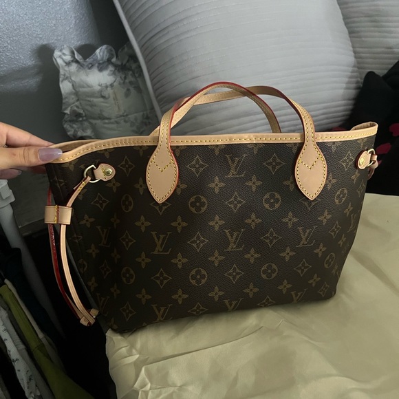 Louis Vuitton in perfect condition! Used once and super cute. - Picture 1 of 2